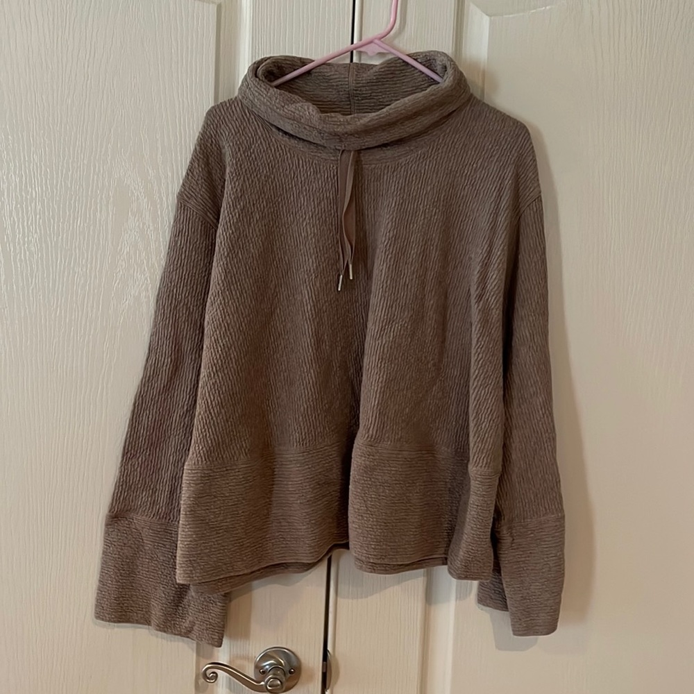 EUC Lululemon top